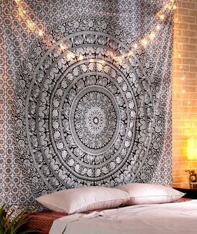 tapestries dorm wall decor idea